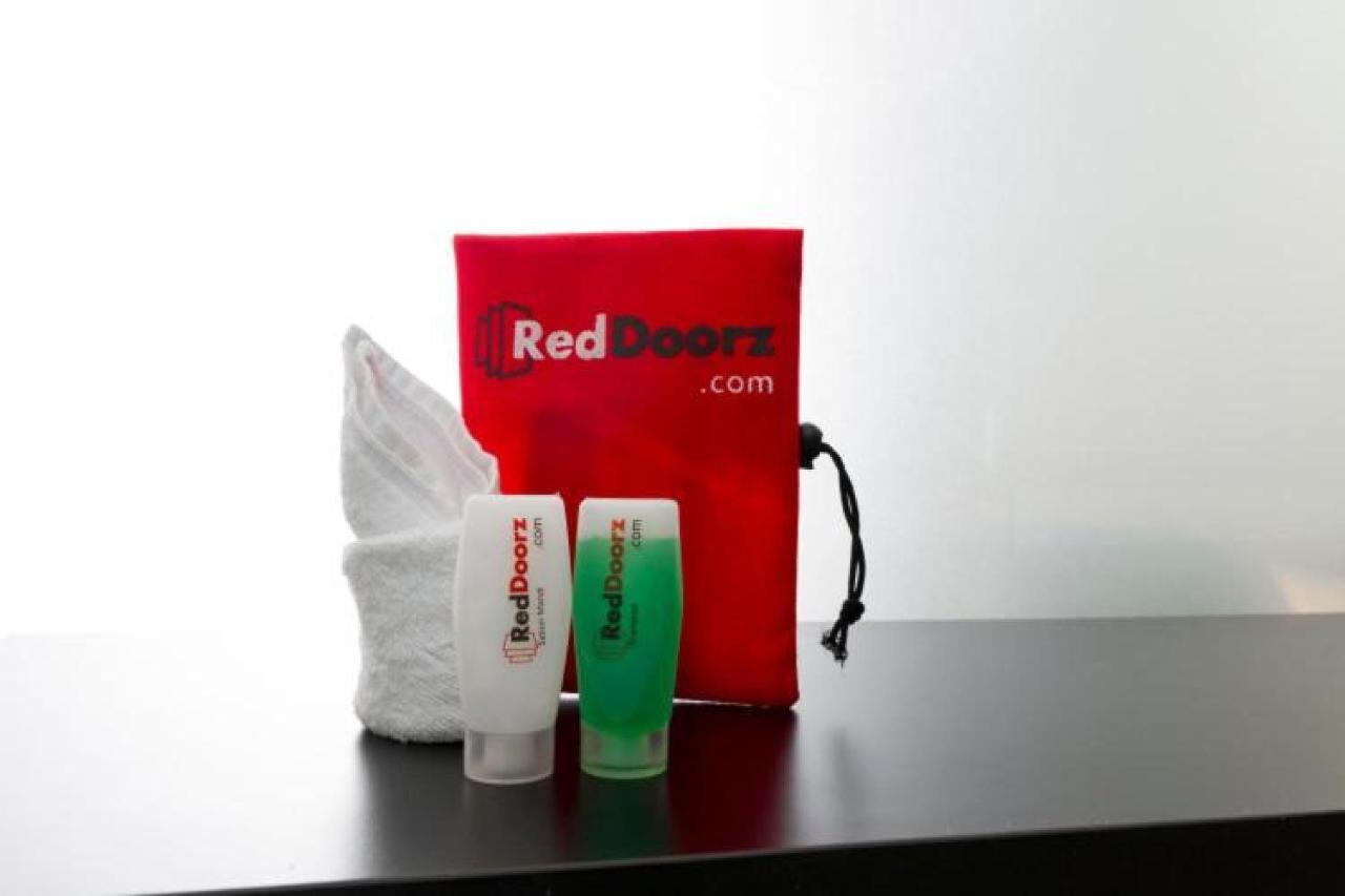 Reddoorz Plus @ Paal 2 Манадо Екстер'єр фото
